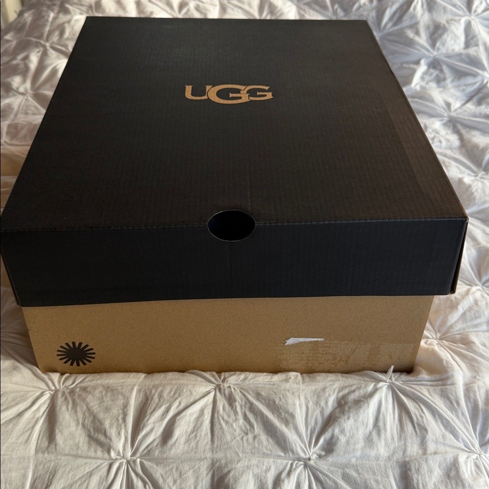 UGG® Men's Butte Boot 10.5 Men’s - Picture 13 of 14